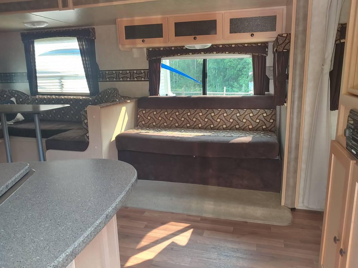 Used 2012 Cruiser RV Shadow Cruiser 260BHS Travel Trailer