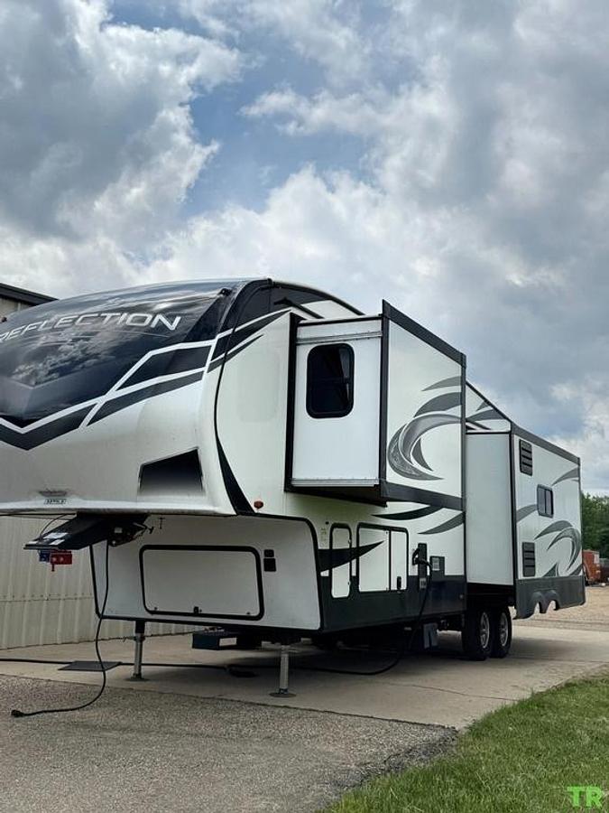 Used 2020 Grand Design Reflection 337RLS