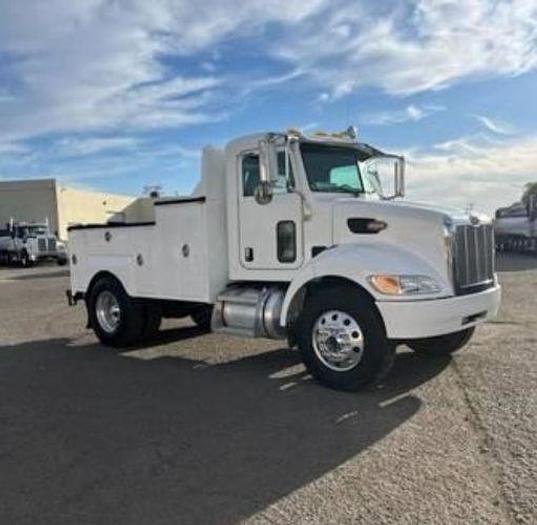 Used 2009 Peterbilt 335