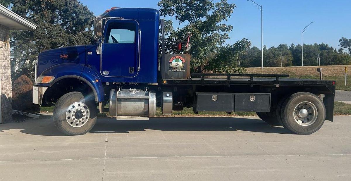 Used 2016 PETERBILT 337