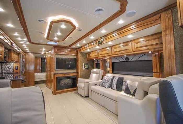 Used 2015 Tiffin Phaeton 40AH