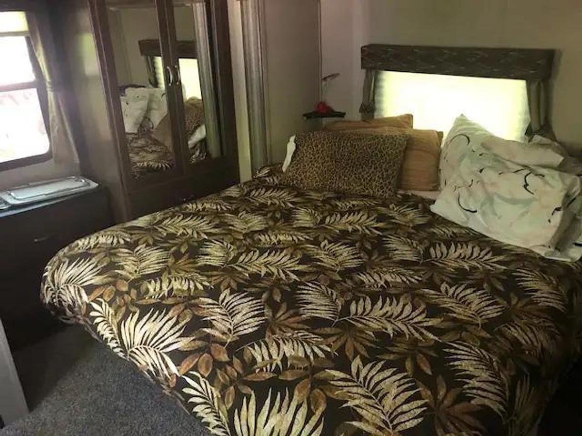 Used 2018 Keystone Retreat 39 LOFT Travel Trailer