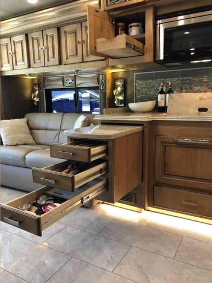 Used 2018 Tiffin Phaeton 40QBH Class A Motorhome