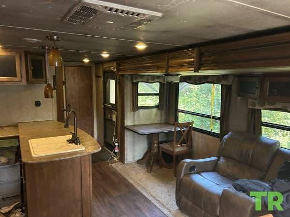 Used 2016 Keystone Sprinter Travel Trailer