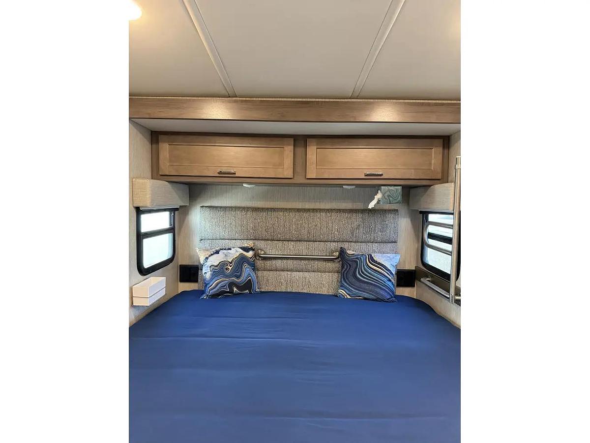 Used 2021 Winnebago Adventurer 30T Class A Motorhome