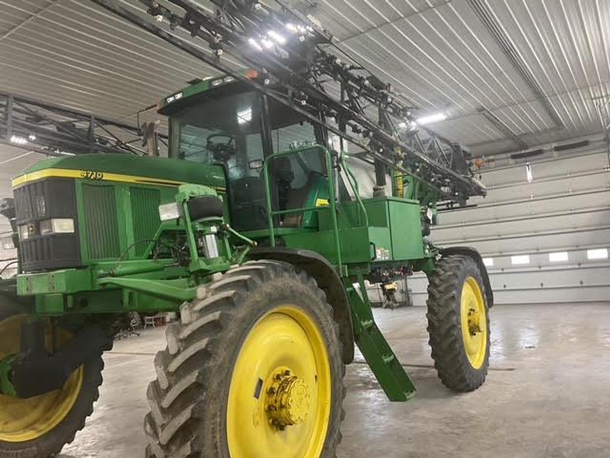 Used 2001 John Deere 4710 Self Propelled Sprayer