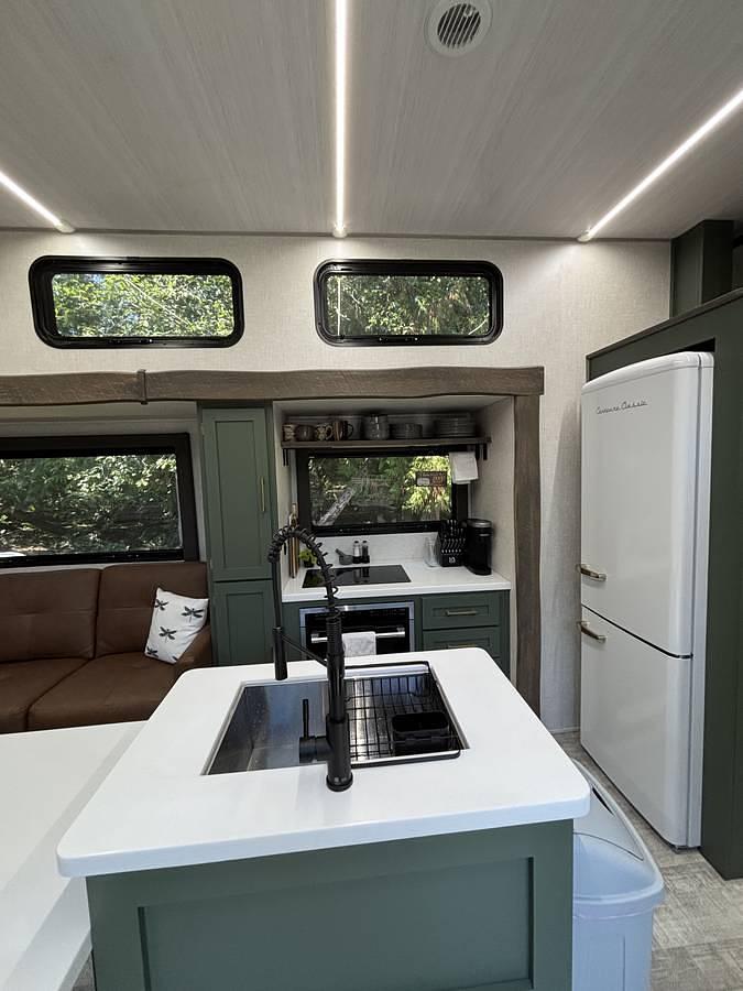 Used 2025 Forest River RSV3 Suite