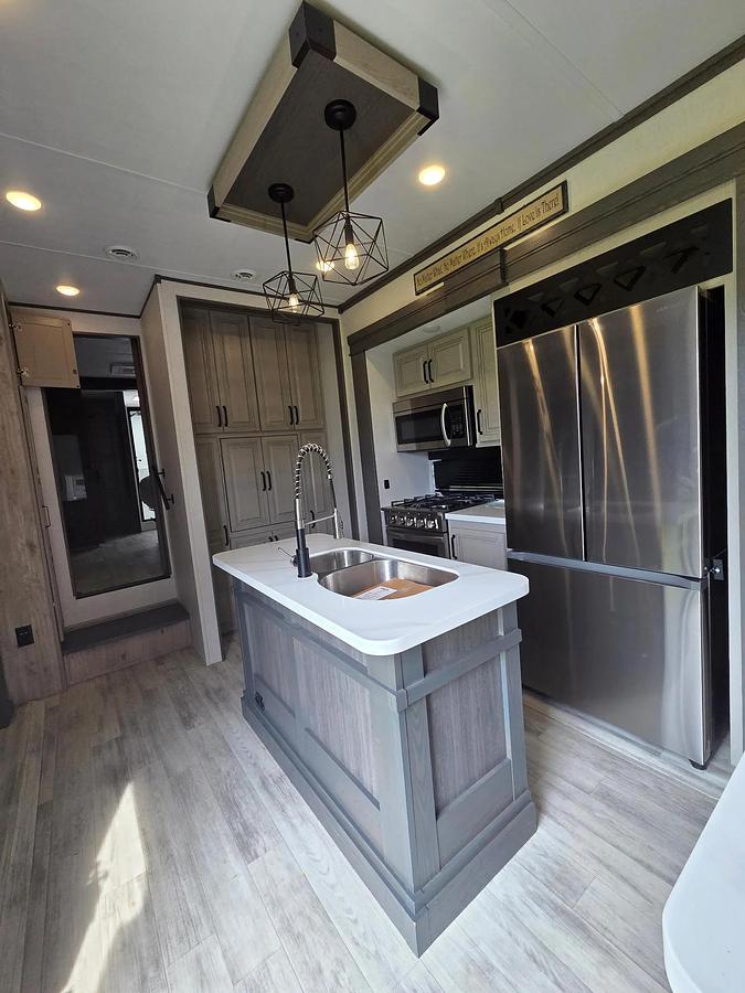 Used 2024 Keystone Alpine 3712KB