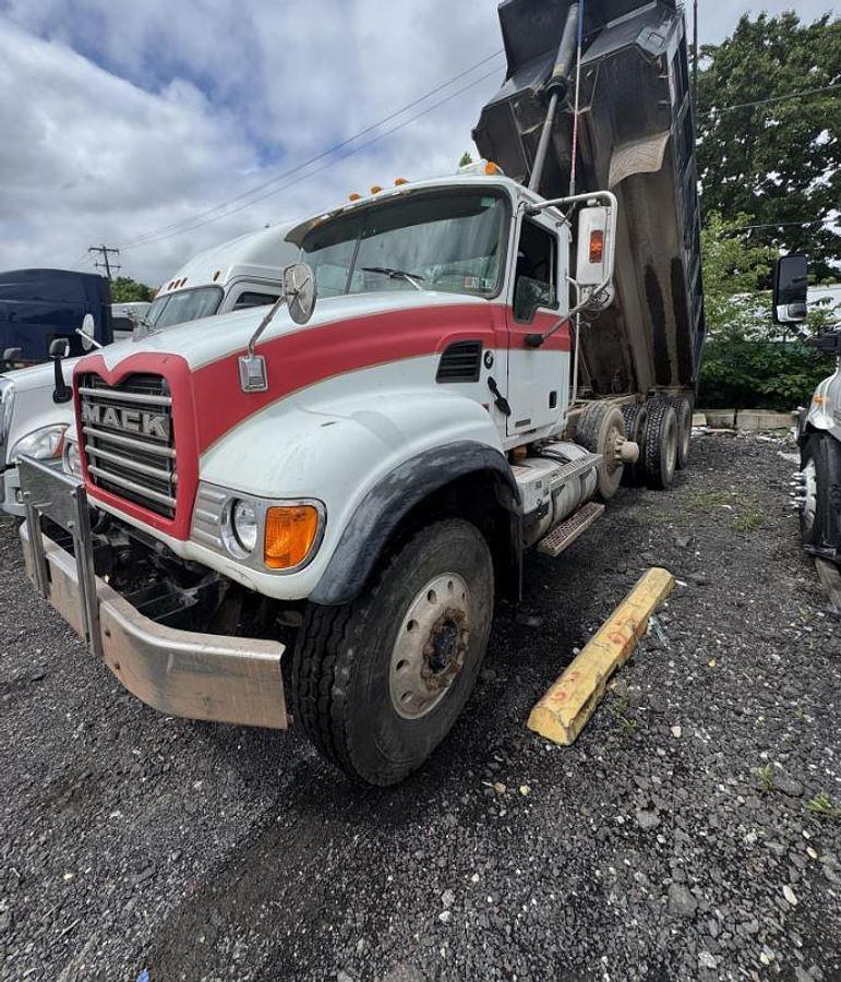 Used 2004 MACK GRANITE CV713 Dump Truck