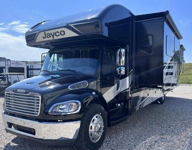 Used 2021 Jayco Seneca 37K
