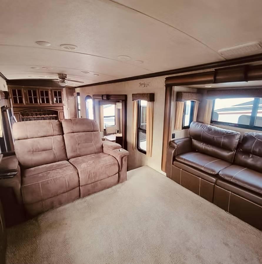 Used 2016 Keystone Montana 3791RD