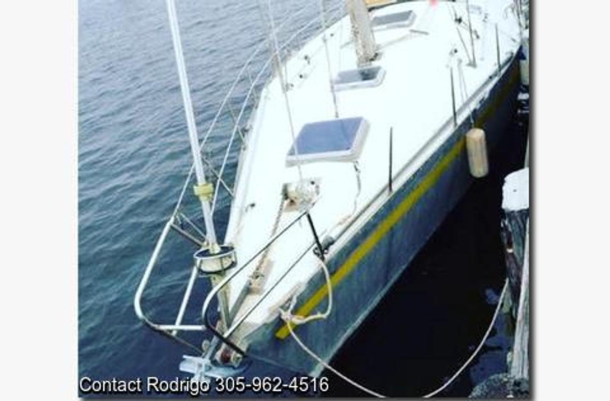 Used 1984 39' 6" Navalu Racer Cruiser Swing Keel