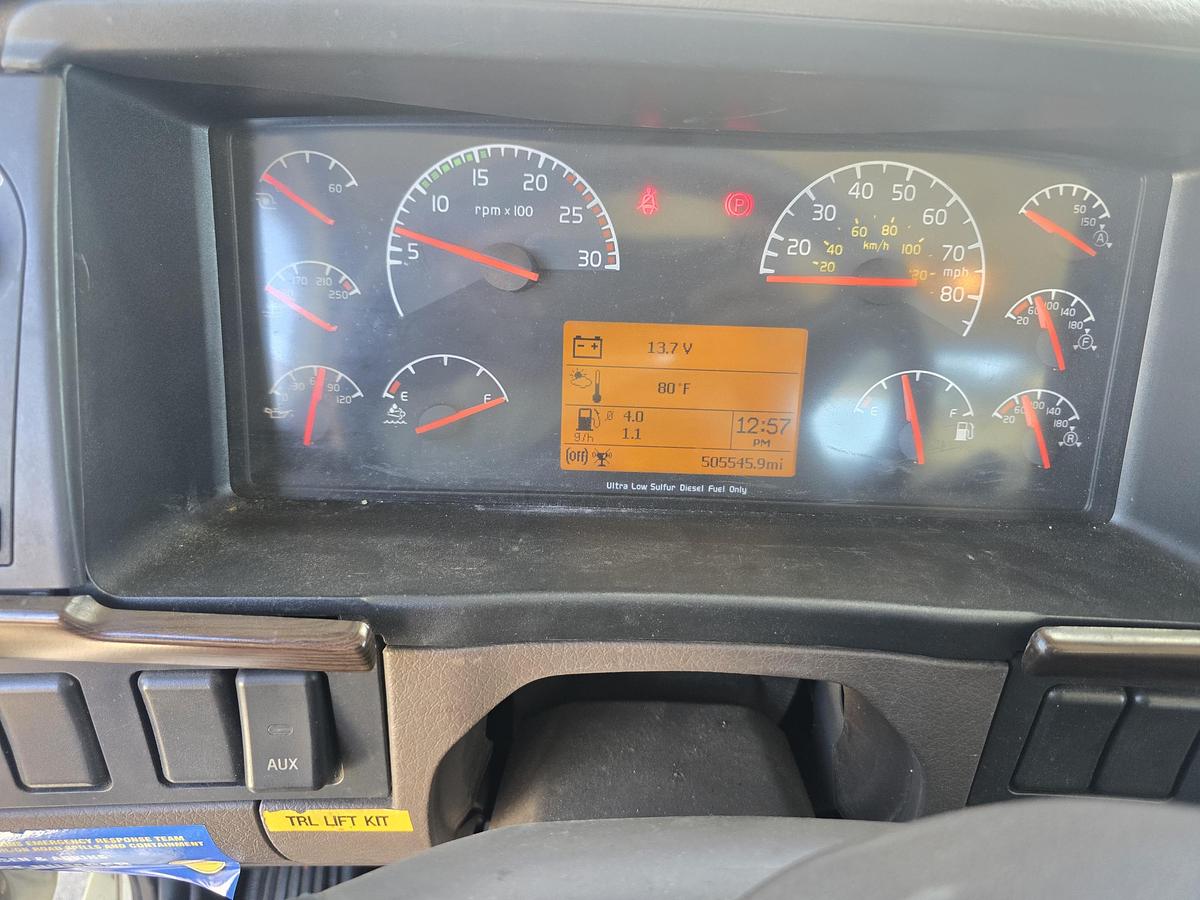 Used 2014 Volvo 10 Car Hauler