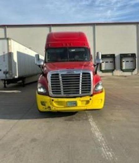 Used 2017 Freightliner Cascadia 125
