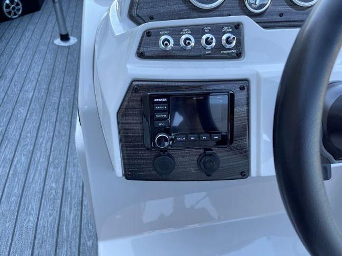 Used 2023 Lowe SS230DH CL