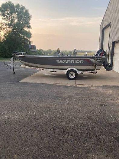 Used 1995 Warrior 10 Lance