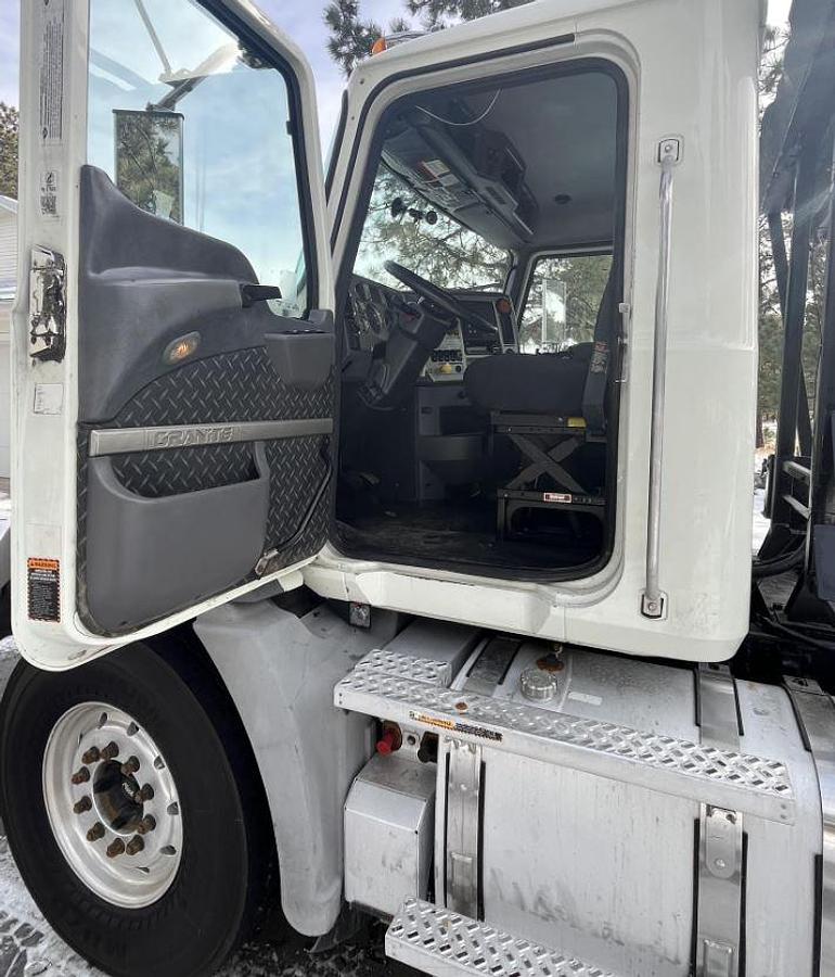 Used 2015 Mack GU813