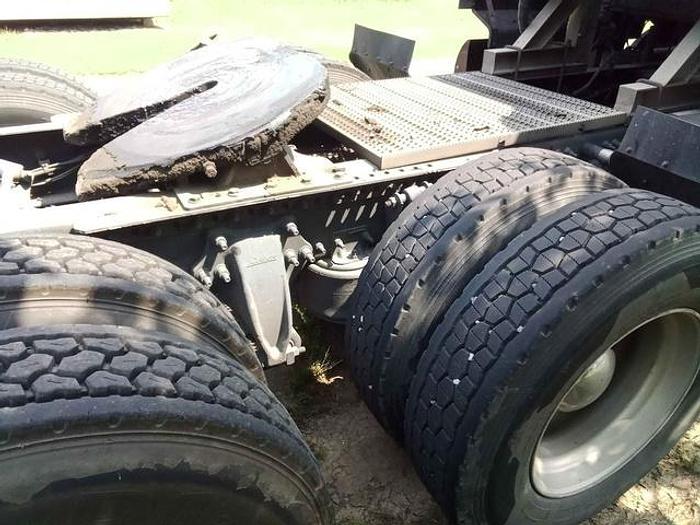 Used 2018 Western Star 5700XE Sleeper Semi