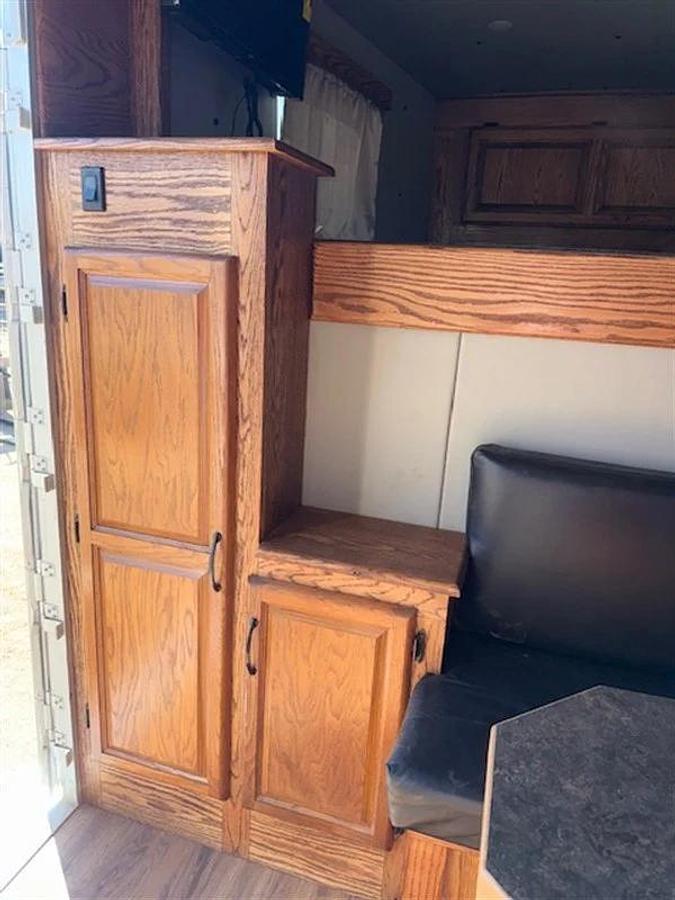 Used 2002 Sooner Revolution 4 Horse