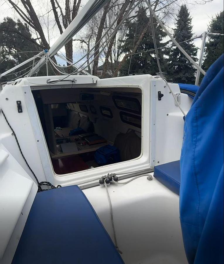 Used 2004 MacGregor 26m Sailboat