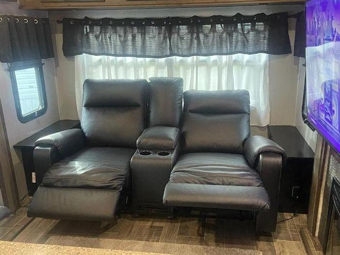 Used 2017 Highland Ridge Open Range Roamer RT323RLS