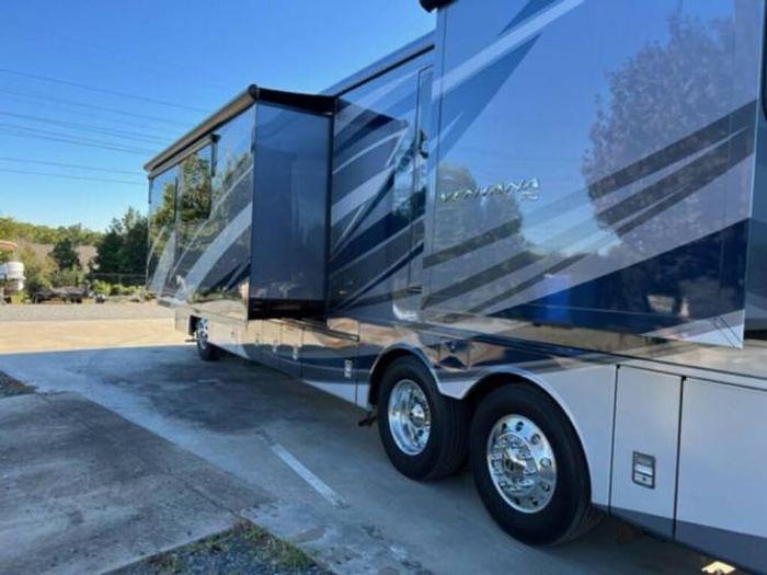 Used 2019 Newmar VENTANA 4054