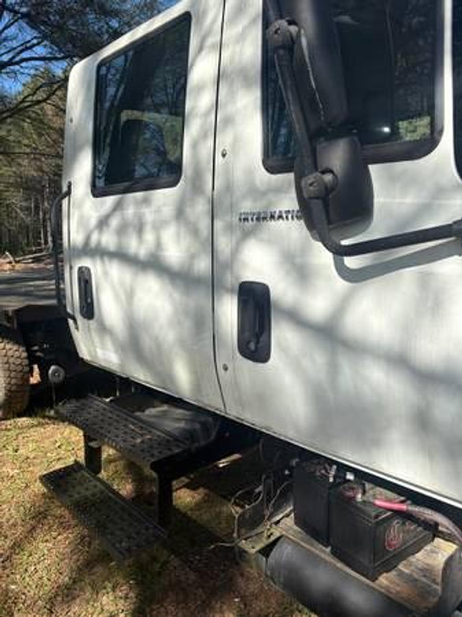 Used 2004 International 4200