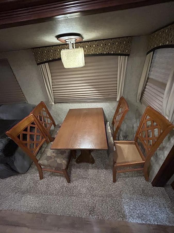 Used 2017 Forest River Wildcat 29RLX Fifth Wheel