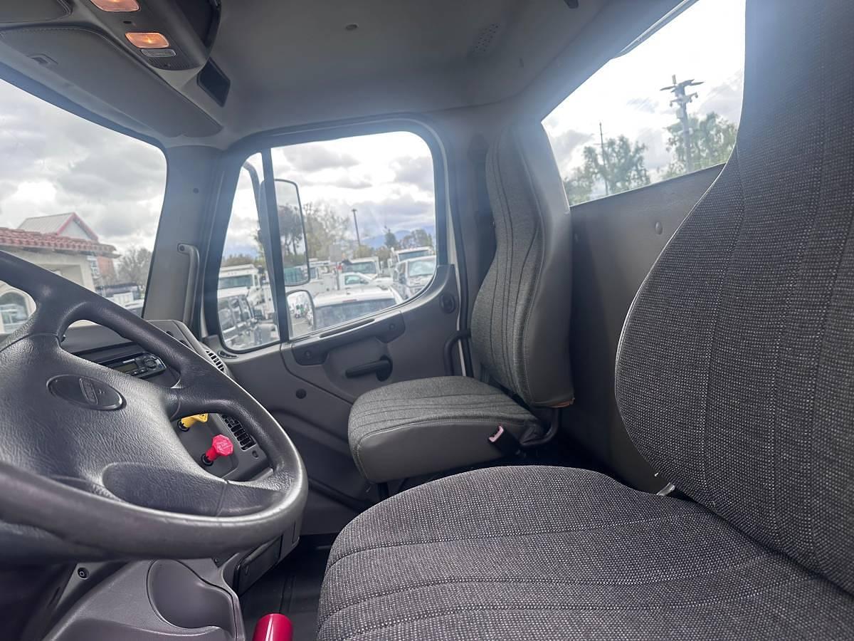 Used 2014 Freightliner M2 112 Day Cab