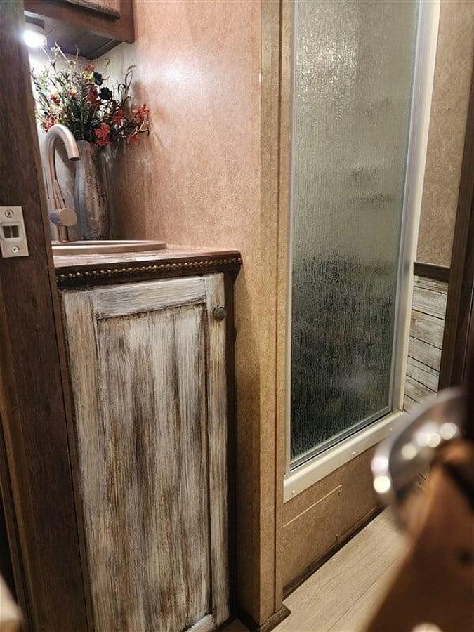 Used 2019 Lakota 7209 2 Horse Trailer with Living Quarters