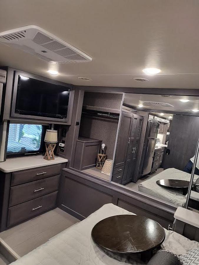 Used 2022 Thor Palazzo 37.4