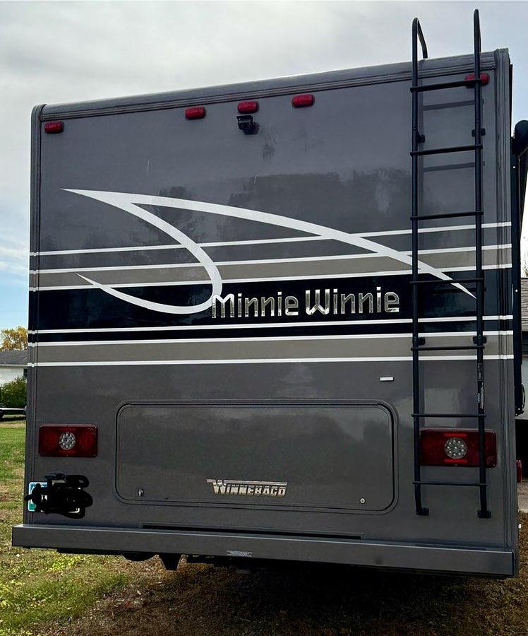 Used 2022 Winnebago Minnie Winnie E-Series 32-1 Class C Motorhome - Motivated Seller!