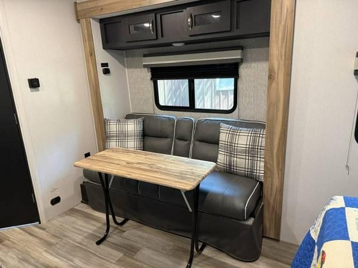 Used 2022 Coachmen Freedom Express Ultra Lite 192RBS Travel Trailer