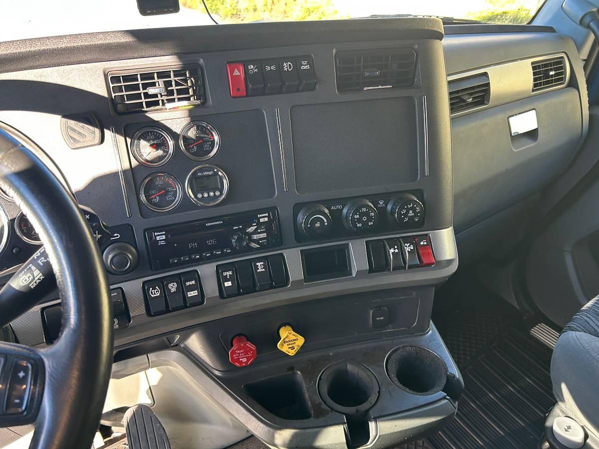 Used 2020 Kenworth T680 Sleeper Semi Truck