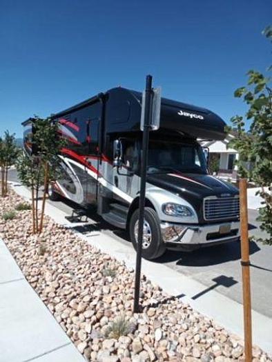 Used 2019 Jayco Seneca 37K