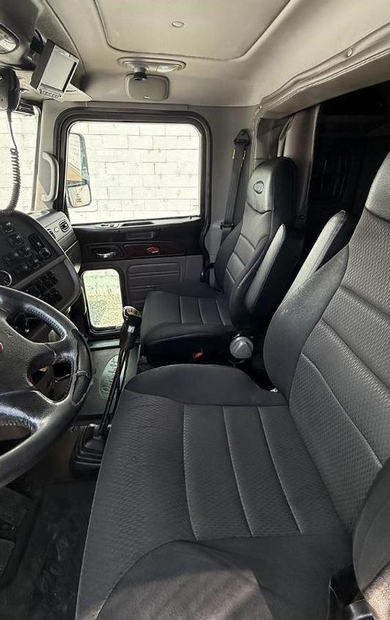 Used 2012 Peterbilt 388 Wrecker Tow Truck