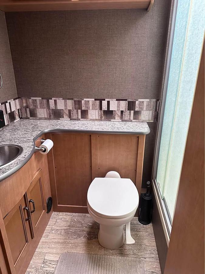 Used 2017 Thor Motor Coach Hurricane