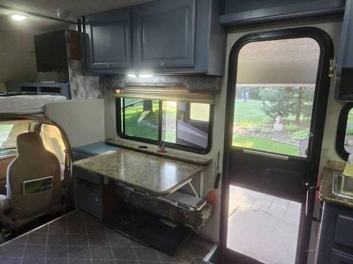 Used 2013 Fleetwood Jamboree Sport Class C Motorhome