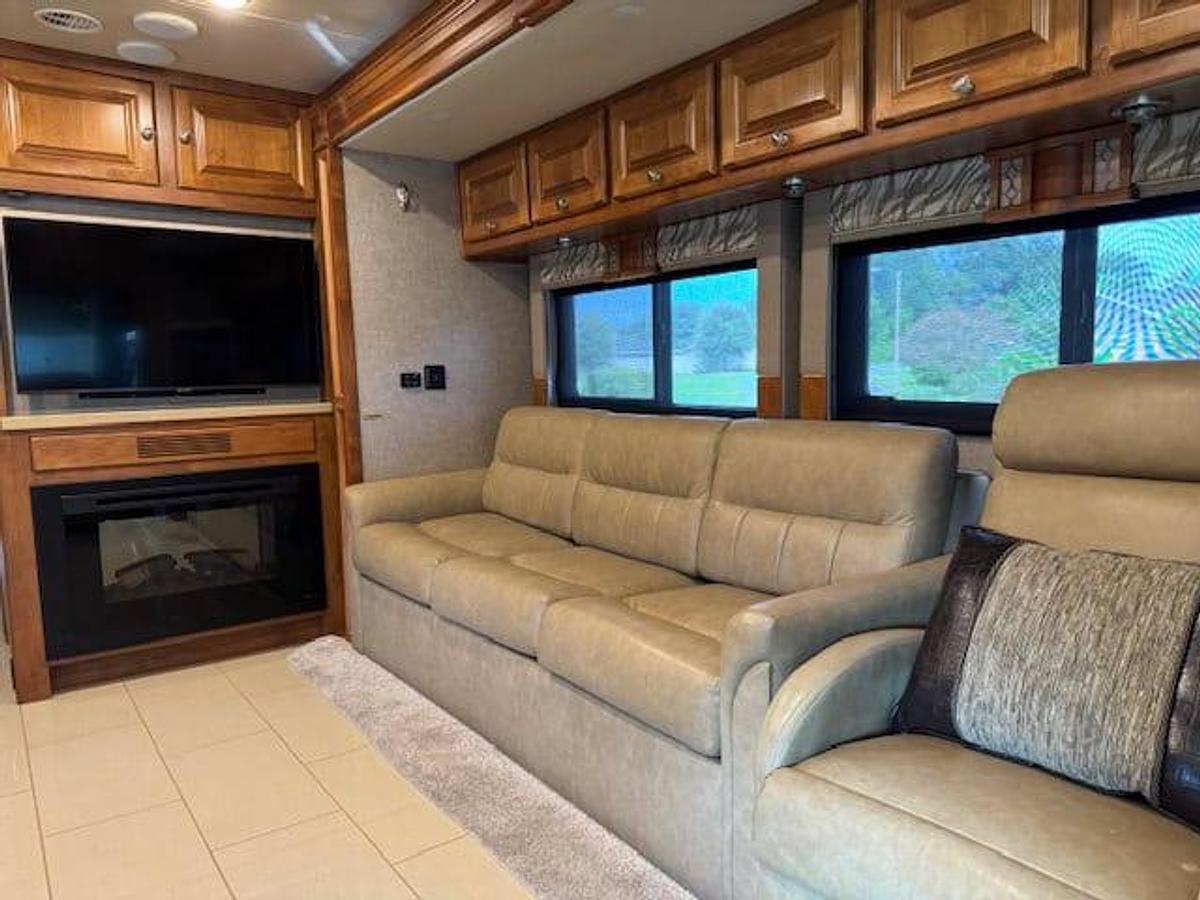 Used 2017 Tiffin Motorhomes Allegro Red 33AA Class A Motorhome