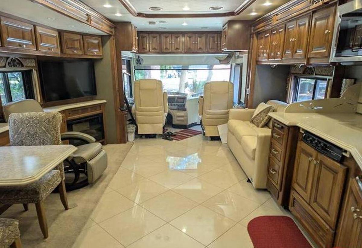 Used 2013 Tiffin Motorhomes Phaeton 40QBH