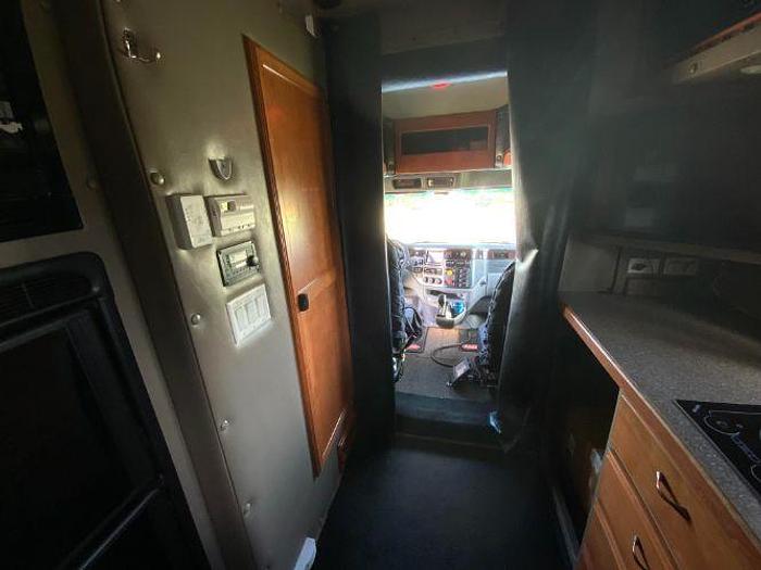 Used 2016 Peterbilt 579 Sleeper Truck