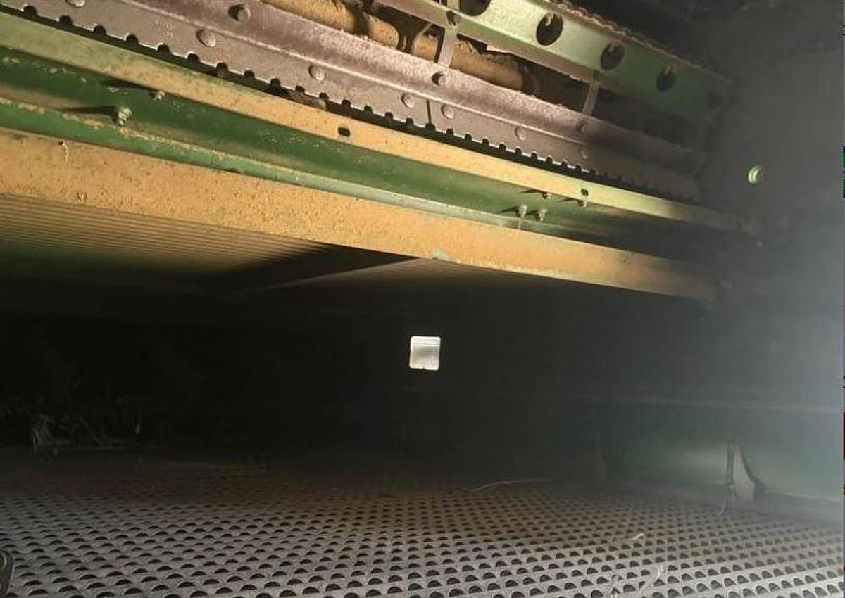 Used 2012 JOHN DEERE S670 Combine