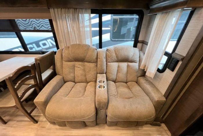 Used 2022 Vanleigh Ambition 399TH