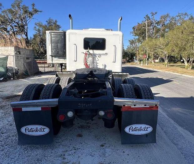 Used 2014 Peterbilt 389 Glider Kit