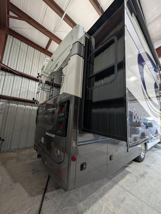 Used 2019 Fleetwood Bounder
