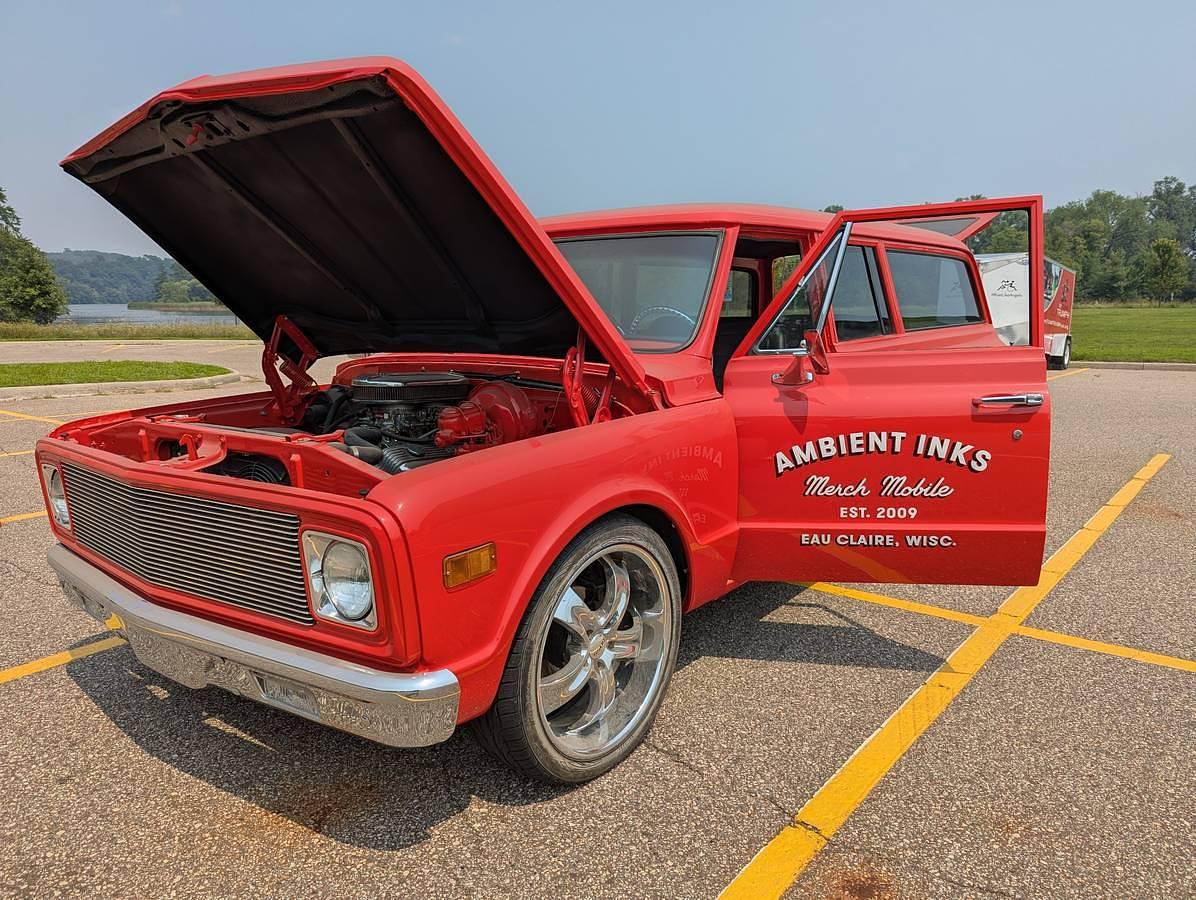 Used 1972 Chevrolet Suburban