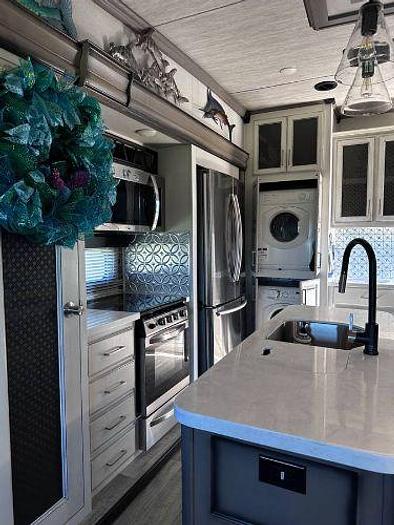 Used 2021 Keystone Montana Legacy 3931FB