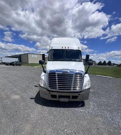 Used 2016 Freightliner Cascadia 125