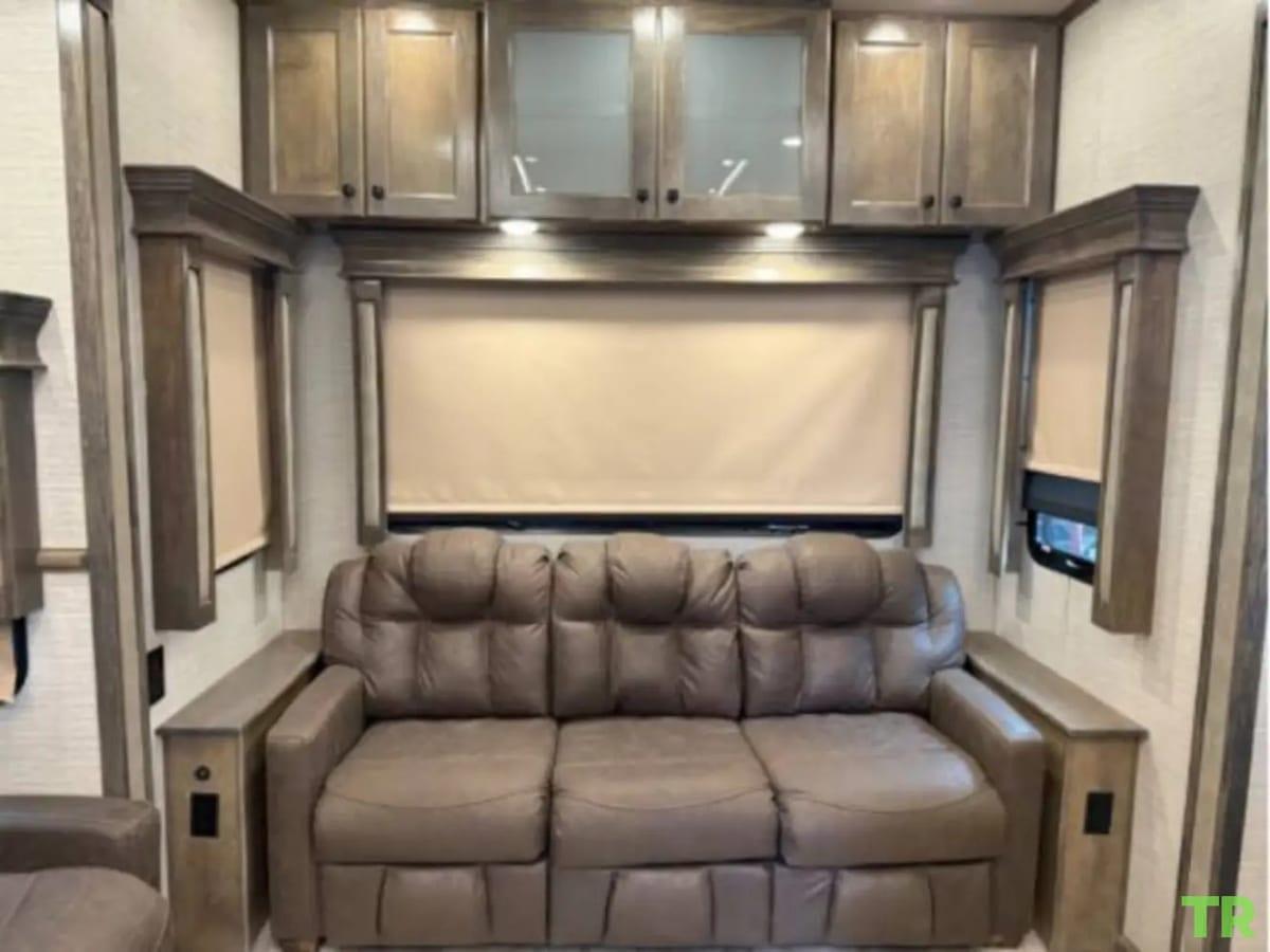 Used 2022 Vanleigh Beacon 34RLB