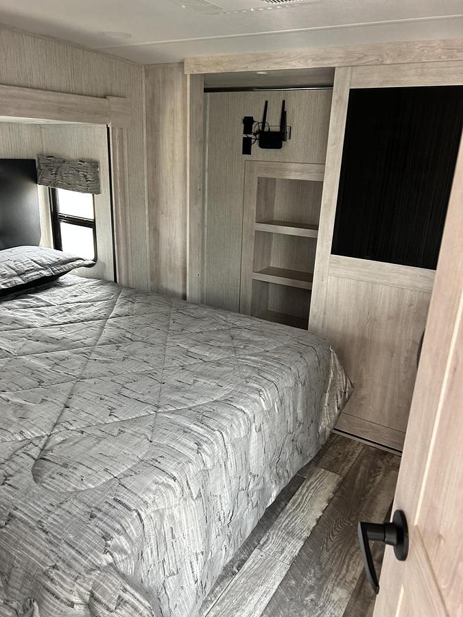 Used 2023 Forest River Sandpiper 388BHBD